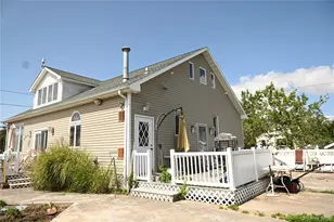 115 Riviera Dr, Mastic Beach, NY 11951 - Photo 18