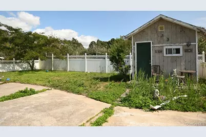 115 Riviera Drive, Mastic Beach, NY 11951 - Photo 20