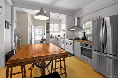 39 Bayley Avenue, Yonkers, NY 10705 - Photo 10