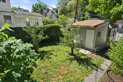 39 Bayley Avenue, Yonkers, NY 10705 - Photo 32
