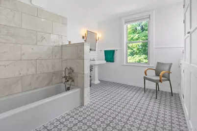 39 Bayley Avenue, Yonkers, NY 10705 - Photo 22