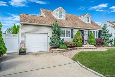71 Rose Drive, East Meadow, NY 11554 - Photo 2