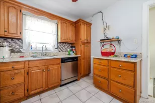 122-53 Milburn St, Saint Albans, NY 11413 - Photo 8