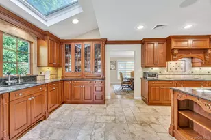 40 Somerset Pl, Syosset, NY 11791 - Photo 24