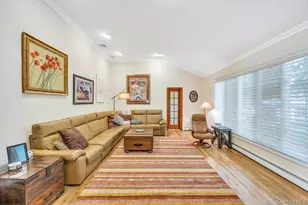 40 Somerset Pl, Syosset, NY 11791 - Photo 18