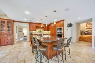 40 Somerset Pl, Syosset, NY 11791 - Photo 30