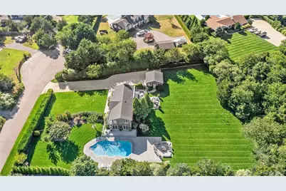 4 Bayberry Lane, Remsenburg, NY 11960 - Photo 2