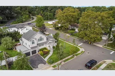 2 Hamilton Street, Farmingdale, NY 11735 - Photo 2