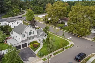 2 Hamilton St, Farmingdale, NY 11735 - Photo 2