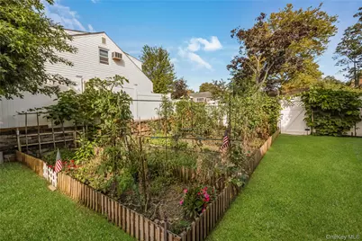 2 Hamilton Street, Farmingdale, NY 11735 - Photo 32