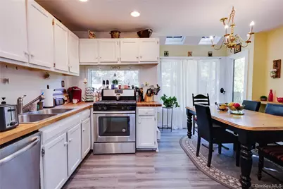 3 Beacon Drive, Sound Beach, NY 11789 - Photo 6