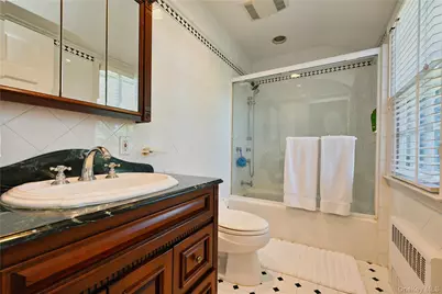 40 Deer Park Road, Great Neck, NY 11024 - Photo 22