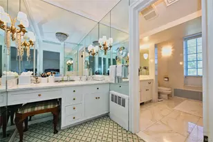 40 Deer Park Rd, Great Neck, NY 11024 - Photo 20