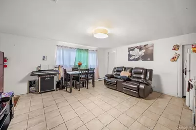 211 Washington Avenue, Brentwood, NY 11717 - Photo 14