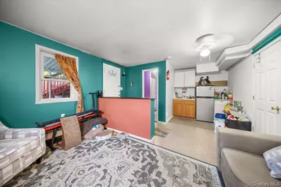 211 Washington Avenue, Brentwood, NY 11717 - Photo 18