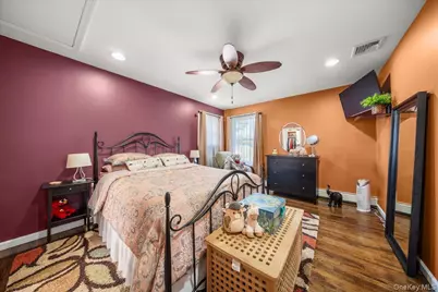 211 Washington Avenue, Brentwood, NY 11717 - Photo 20