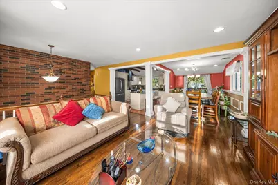 211 Washington Avenue, Brentwood, NY 11717 - Photo 8