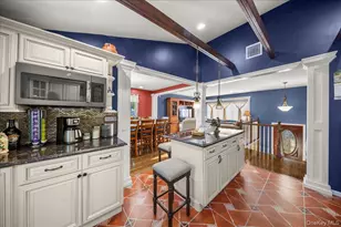 211 Washington Ave, Brentwood, NY 11717 - Photo 6