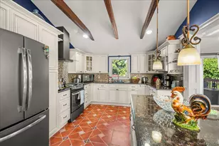 211 Washington Ave, Brentwood, NY 11717 - Photo 4