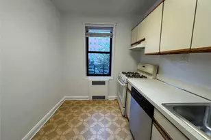 69-10 Yellowstone Blvd, Forest Hills, NY 11375 - Photo 8