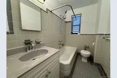 69-10 Yellowstone Blvd #114, Forest Hills, NY 11375 - Photo 10