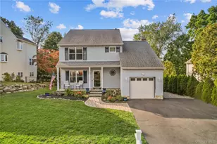 30 Larkin Ln, Garnerville, NY 10923 - Photo 2