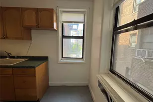 69-40 Yellowstone Blvd, Forest Hills, NY 11375 - Photo 8