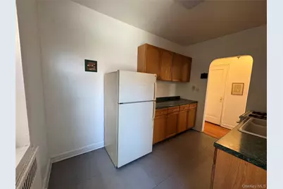 69-40 Yellowstone Blvd #404, Forest Hills, NY 11375 - Photo 6