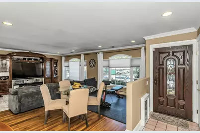 28 Grove Street, Massapequa, NY 11758 - Photo 4