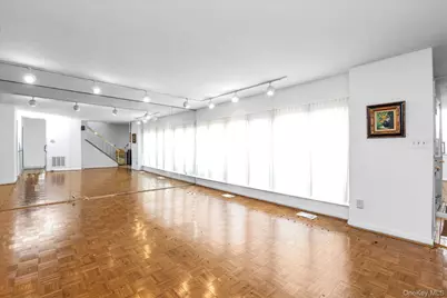 28 Spring Hollow, Roslyn, NY 11576 - Photo 4