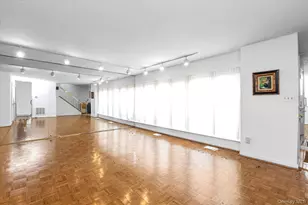 28 Spring Hollow, Roslyn, NY 11576 - Photo 4