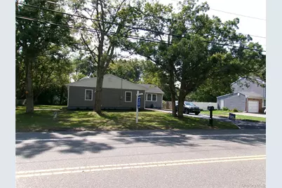 1706 Spur Drive S, Islip, NY 11751 - Photo 16