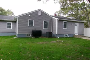 1706 Spur Dr S, Islip, NY 11751 - Photo 2