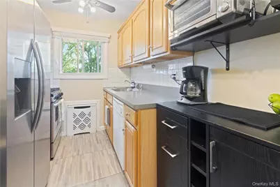 336 Edmunton Drive #L12, North Babylon, NY 11703 - Photo 8