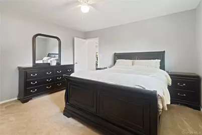 336 Edmunton Drive #L12, North Babylon, NY 11703 - Photo 10