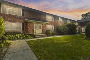 336 Edmunton Dr, North Babylon, NY 11703 - Photo 16