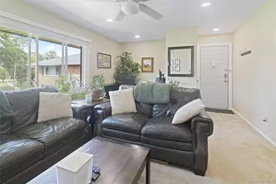 336 Edmunton Drive #L12, North Babylon, NY 11703 - Photo 4