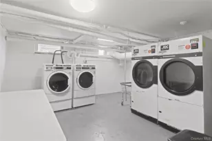 336 Edmunton Dr, North Babylon, NY 11703 - Photo 12