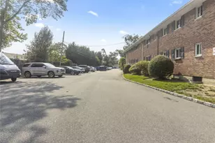 336 Edmunton Dr, North Babylon, NY 11703 - Photo 14