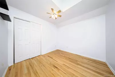 139 Kiswick Street, New York, NY 10306 - Photo 18