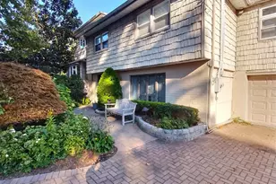 467 Susan Ct, West Hempstead, NY 11552 - Photo 4