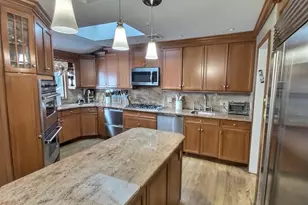 467 Susan Ct, West Hempstead, NY 11552 - Photo 12