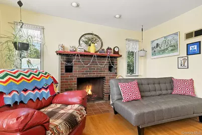 23 Robert Road, Poughkeepsie, NY 12603 - Photo 6