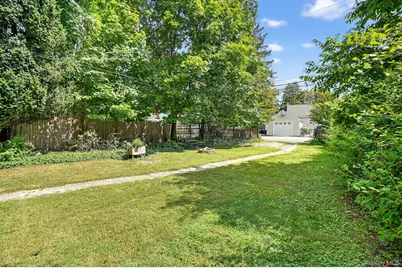 176 S Grand Avenue, Poughkeepsie, NY 12603 - Photo 16