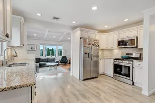 149 Cardinal Rd, Levittown, NY 11756 - Photo 8