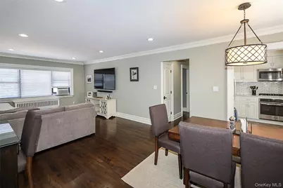 309 Main Street #Unit D, Roslyn, NY 11576 - Photo 4