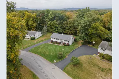 30 Richard Road, Hyde Park, NY 12538 - Photo 2