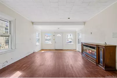 8951 121st Street, Richmond Hill, NY 11418 - Photo 4