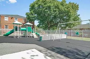 224-65 Kingsbury Ave, Bayside, NY 11364 - Photo 22