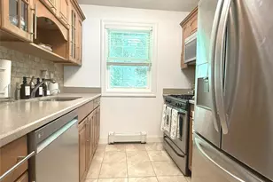 224-65 Kingsbury Ave, Bayside, NY 11364 - Photo 16